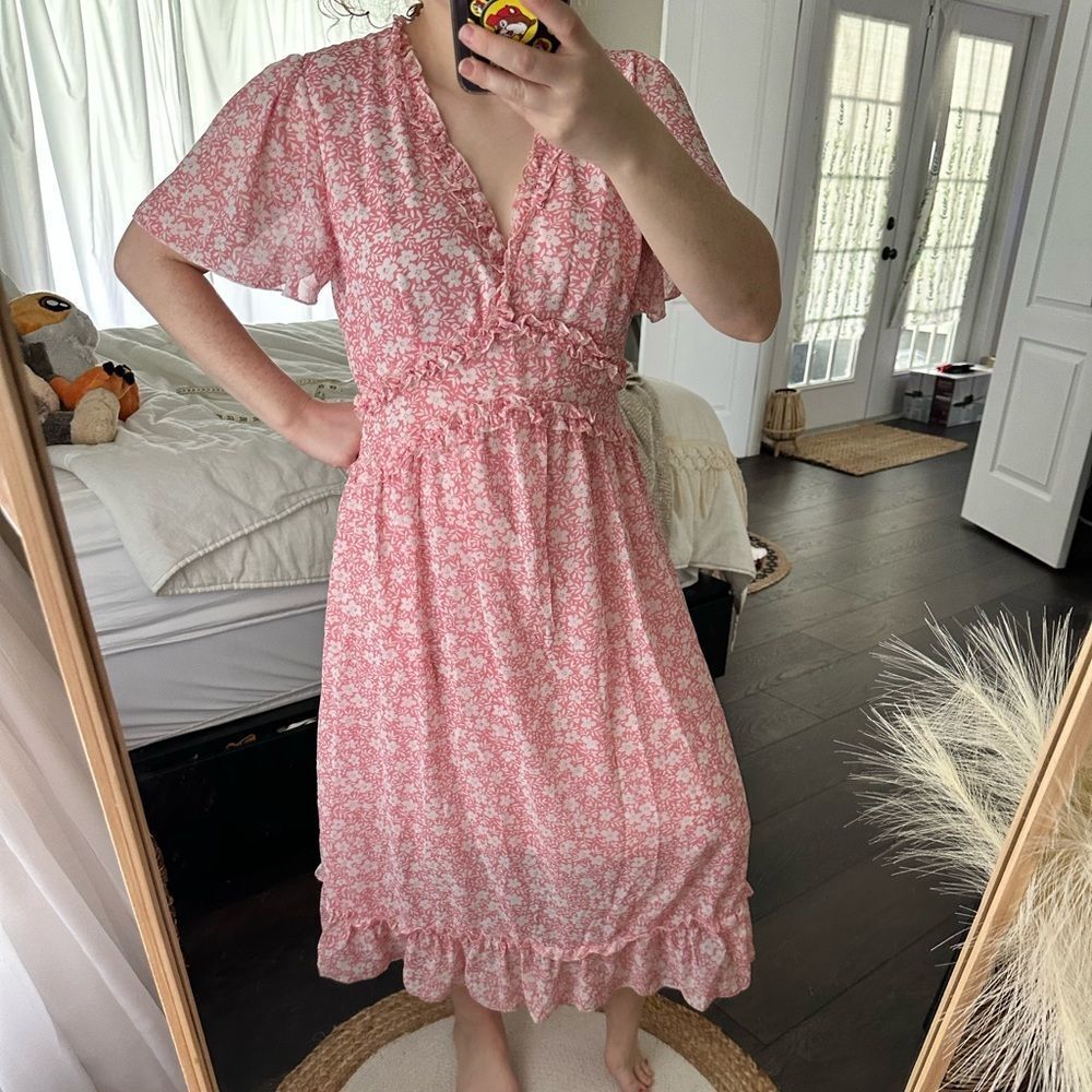 Goodnight Macaroon Women’s Medium Pink White Floral Ruffle Dress NWT New